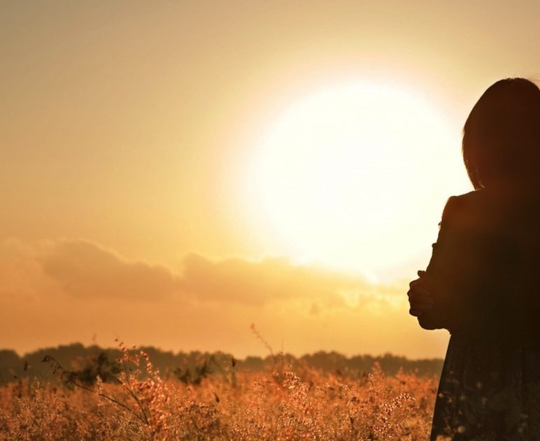 How to Empty Heart from Dunya and Think About Allah? - About Islam