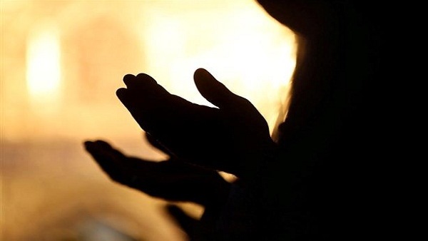 hands open making supplication