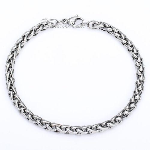 Could a Man Wear Silver Chains? Could a Man Wear Silver Chains?