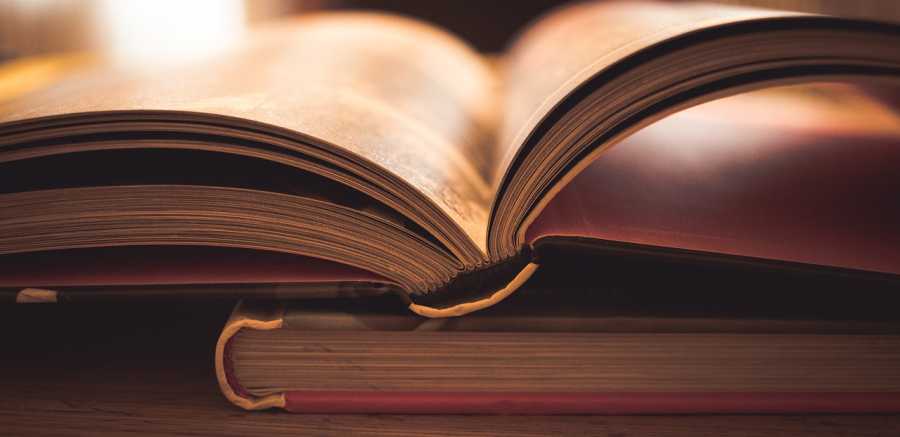 Imam Abu Hanifah: The Affluent & Intelligent Scholar