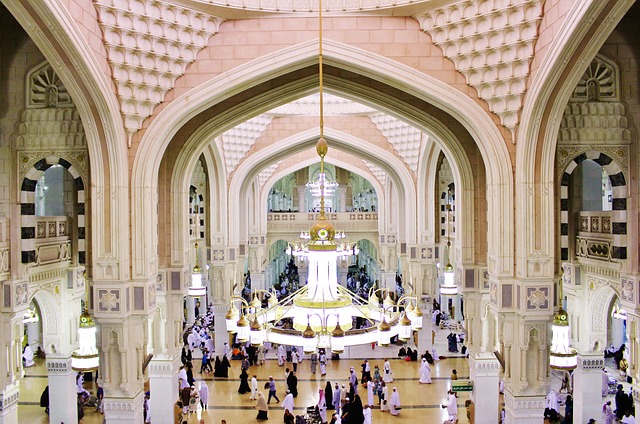 Muslims making sa`i-How to Perform Hajj Tamattu (Step by Step)