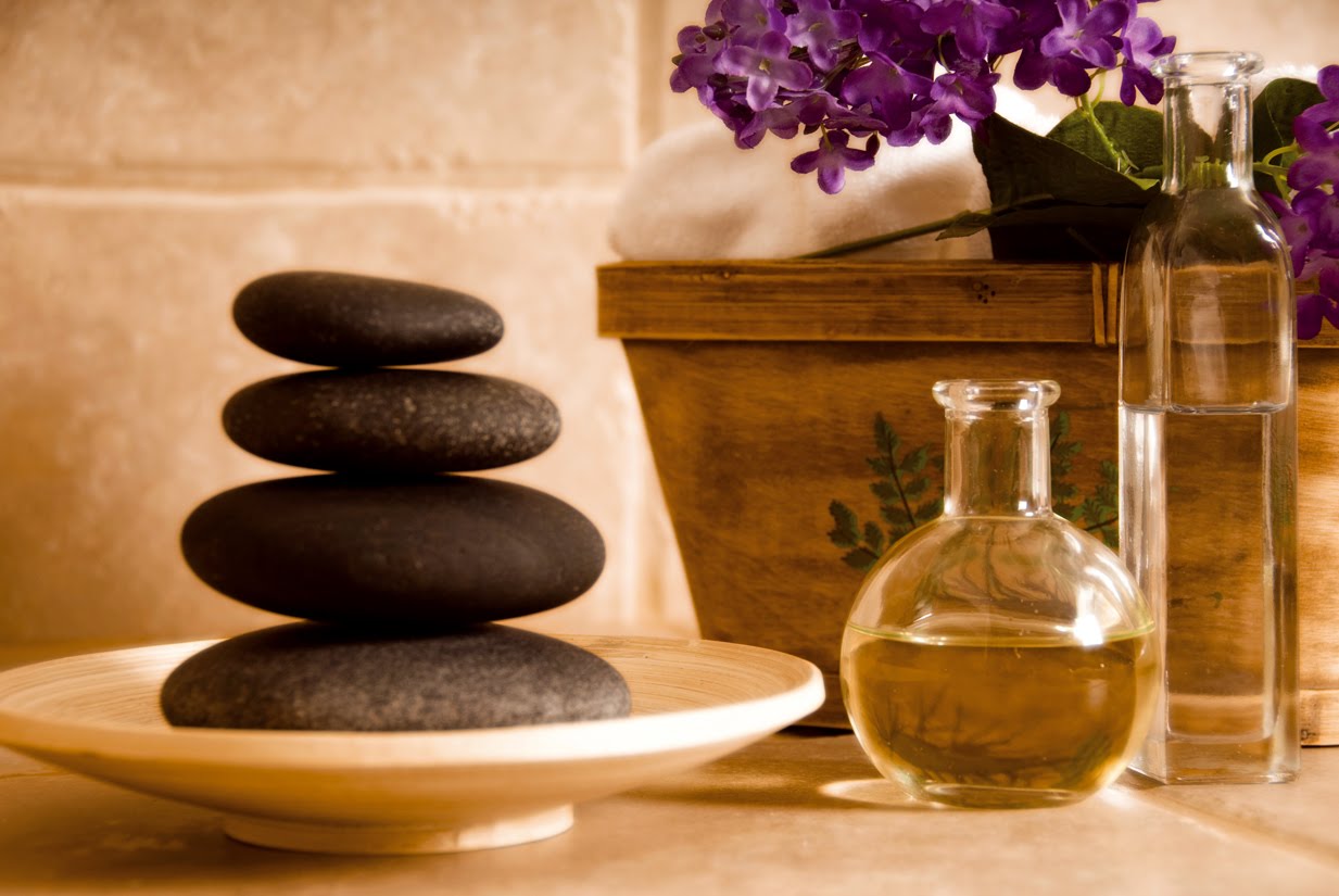 Is Massage by a Woman Allowed for Men in Islam?