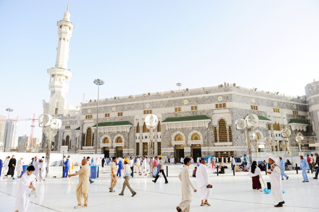 Do I Say the Adhan and Iqamah When Praying Alone?