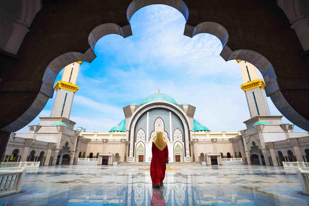 An Old Woman Advises Umar and Makes Him Cry (Story)
