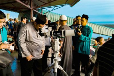 Should the New Moon for Ramadan Be Sighted or Calculated?