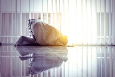 Any Benefits of Muslim "Earthing" Prostration?