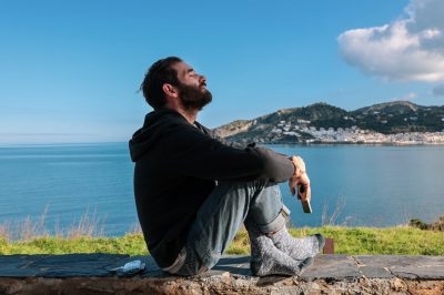 ¿Quién de nosotros no quiere vivir una buena vida? Una vida sin preocupaciones, problemas y dificultades. Una vida de bendiciones y felicidad.