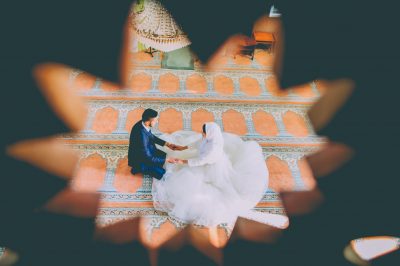 &iquest;Puede una persona convertirse al Islam por un hombre o una mujer? La creencia es algo personal y tiene que ser un convencimiento propio.