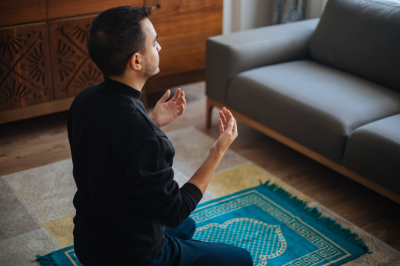 At a Crossroads? Learn Why Istikharah Prayer Is Important for You