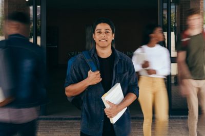 Muslim Youth & Campus Challenges - Los jóvenes