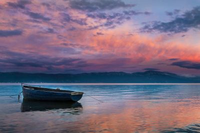 7 Attributes in Dua to Gain God&rsquo;s Generosity - atributos