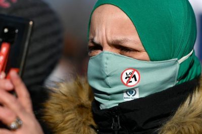 Quebec Muslims Denounce Ban on Prayer Rooms in Schools - About Islam