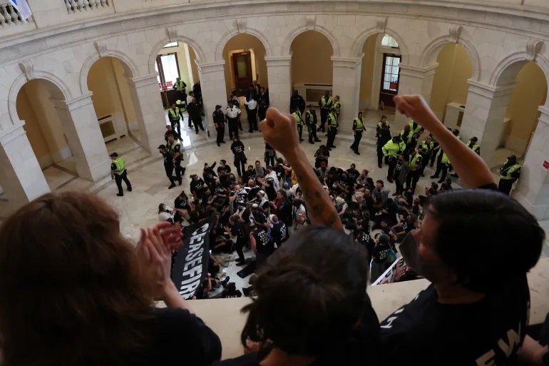 500 Arrested in Capitol as Jewish Groups Protest Israel War on Gaza - About Islam