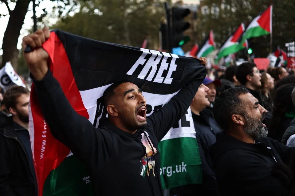 100,000 People Rally in London against Gaza War - About Islam